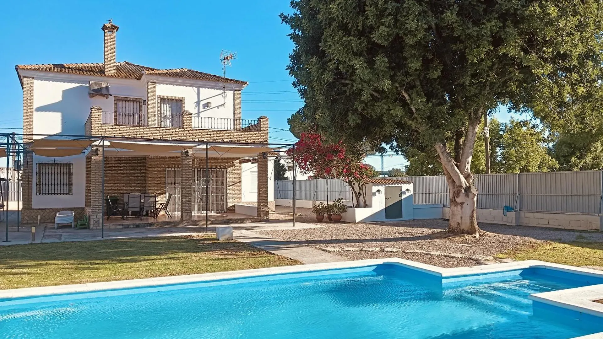 Casa Rural El Algarrobo Utrera 0*,  Spain
